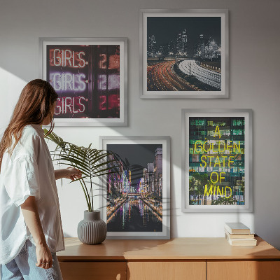 Ensemble de 4 tableaux Enseignes lumineuses en ville la nuit