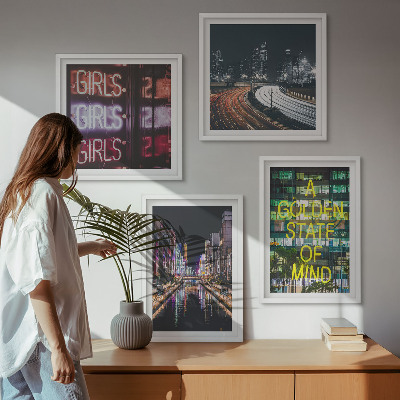 Ensemble de 4 tableaux Enseignes lumineuses en ville la nuit