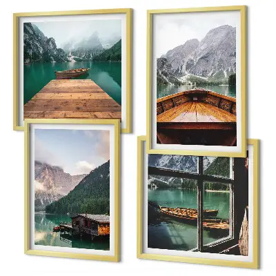 Mur de tableaux représentant des paysages de montagne avec des chalets et des bateaux