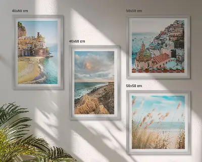 Ensemble de 4 tableaux représentant des paysages de plage, de ville et de falaises