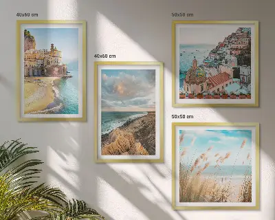 Ensemble de 4 tableaux représentant des paysages de plage, de ville et de falaises
