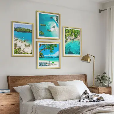 Ensemble de 4 tableaux représentant des plages, des palmiers et une eau cristalline