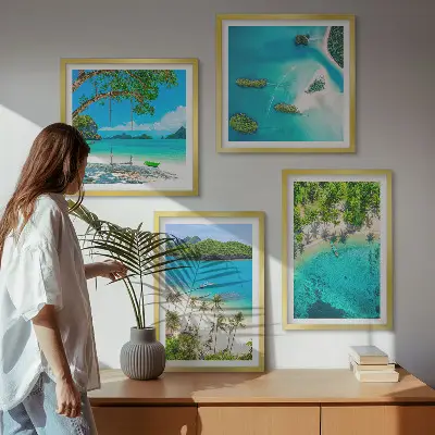 Ensemble de 4 tableaux représentant des plages, des palmiers et une eau cristalline