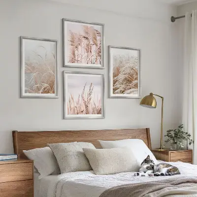 Ensemble de 4 tableaux représentant des champs d'herbe dans des tons de brun et de beige