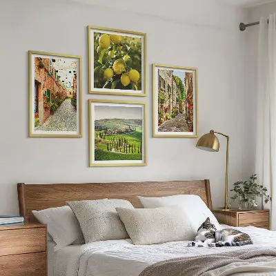 Ensemble de 4 tableaux représentant de charmantes rues bordées de citronniers en fleurs