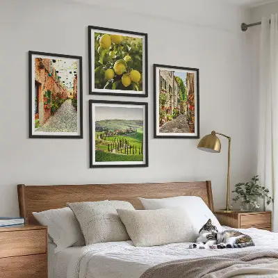 Ensemble de 4 tableaux représentant de charmantes rues bordées de citronniers en fleurs