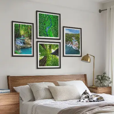 Mur de tableaux cascades d'eau en forêt verte