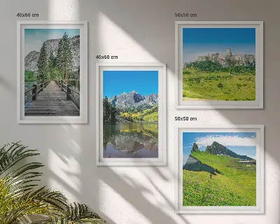 Ensemble de 4 tableaux représentant des collines verdoyantes avec un château