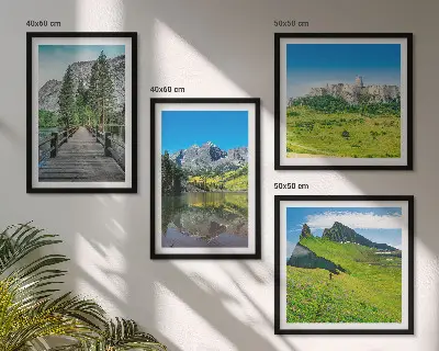 Ensemble de 4 tableaux représentant des collines verdoyantes avec un château