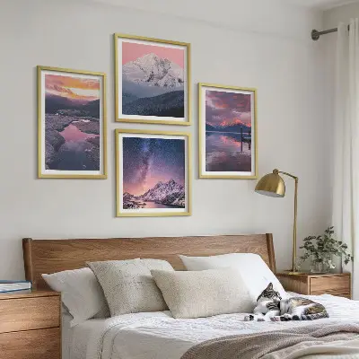 Ensemble de 4 tableaux représentant des paysages magnifiques avec des montagnes et de l'eau