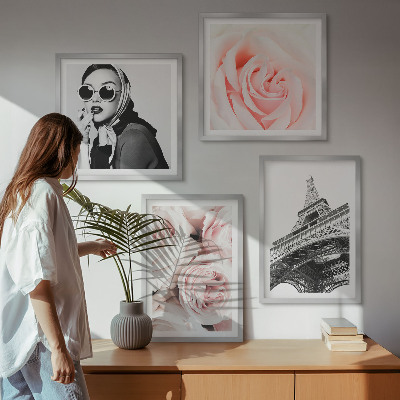 Mur de tableaux Le portrait d'une femme par eiffel, avec des roses