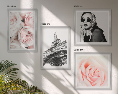 Mur de tableaux Le portrait d'une femme par eiffel, avec des roses
