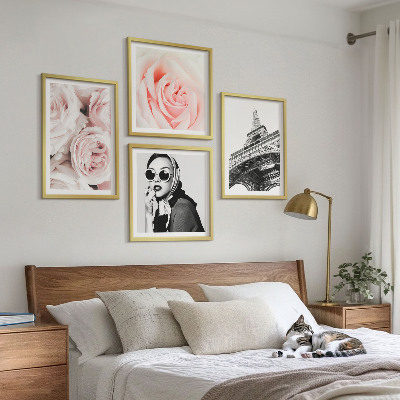 Mur de tableaux Le portrait d'une femme par eiffel, avec des roses