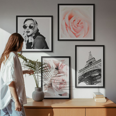 Mur de tableaux Le portrait d'une femme par eiffel, avec des roses