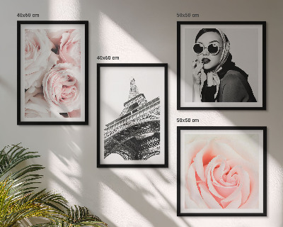 Mur de tableaux Le portrait d'une femme par eiffel, avec des roses