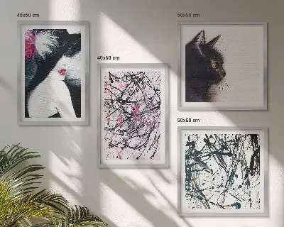 Mur de tableaux motifs de peinture abstraite représentant des chats