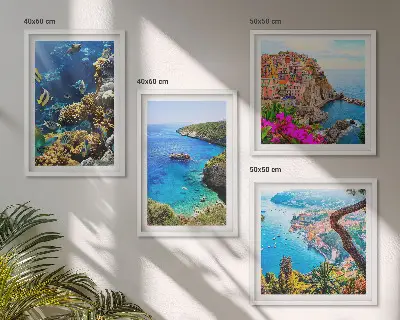 Ensemble de 4 tableaux vues sur la mer avec des maisons colorées