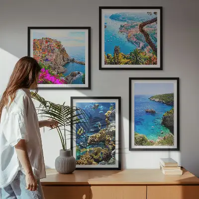Ensemble de 4 tableaux vues sur la mer avec des maisons colorées