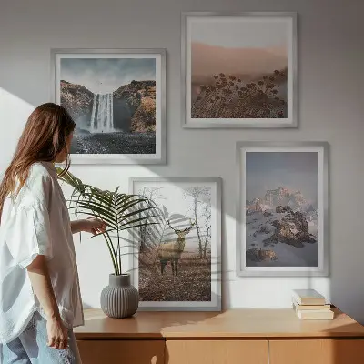 Ensemble de 4 tableaux représentant des paysages sauvages avec des montagnes et des cerfs