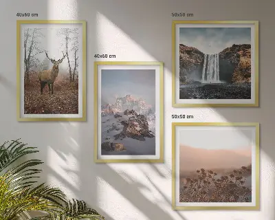 Ensemble de 4 tableaux représentant des paysages sauvages avec des montagnes et des cerfs