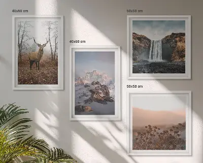 Ensemble de 4 tableaux représentant des paysages sauvages avec des montagnes et des cerfs