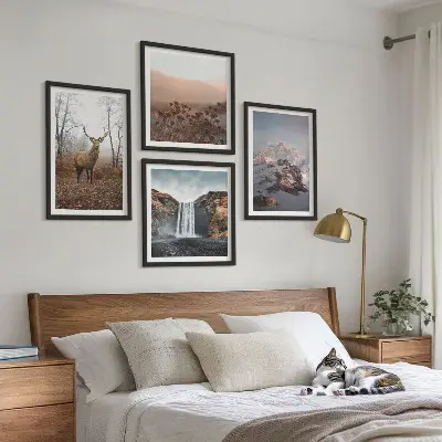 Ensemble de 4 tableaux représentant des paysages sauvages avec des montagnes et des cerfs