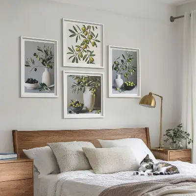 Ensemble de 4 tableaux représentant des olives dans des vases aux couleurs discrètes