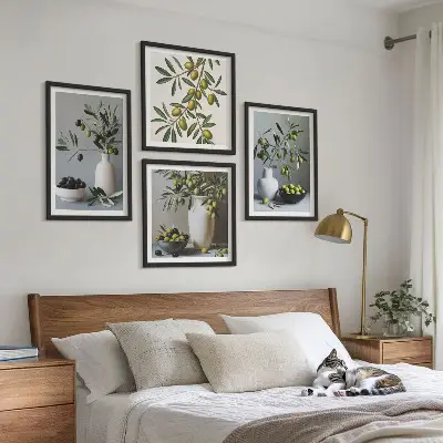 Ensemble de 4 tableaux représentant des olives dans des vases aux couleurs discrètes