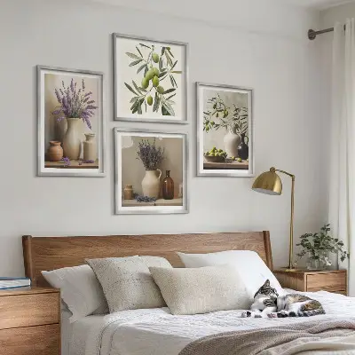 Ensemble de 4 tableaux représentant des fleurs dans un vase