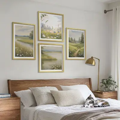 Mur de tableaux paysage printanier représentant une prairie riveraine