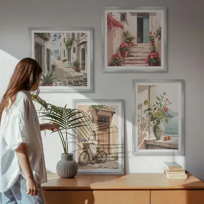 Ensemble de 4 tableaux représentant des rues fleuries et un vélo