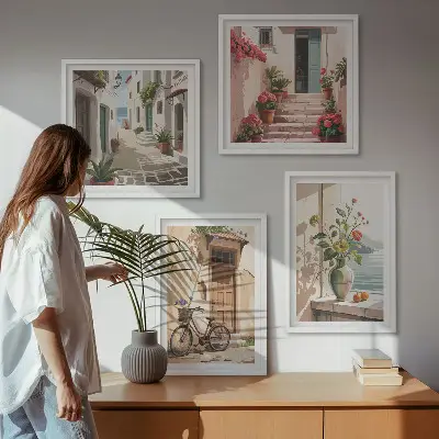 Ensemble de 4 tableaux représentant des rues fleuries et un vélo