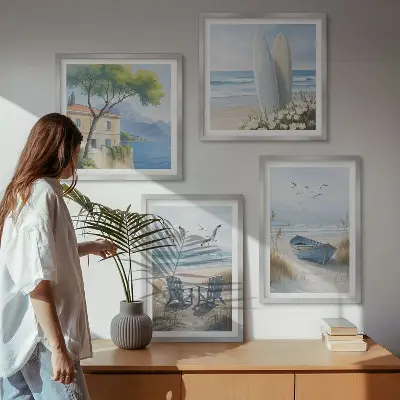 Mur de tableaux avec planches de surf, bateaux et oiseaux