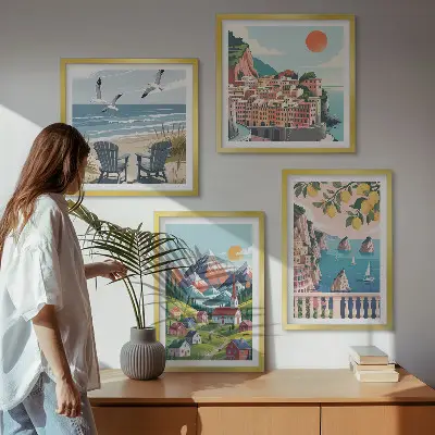 Ensemble de 4 tableaux représentant des montagnes colorées et des villes côtières