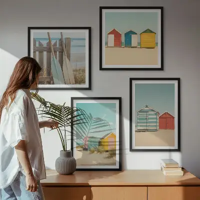 Mur de tableaux maisons colorées à la plage sous le soleil