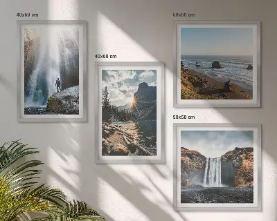 Mur de tableaux représentant des cascades, montagnes, paysages et nature