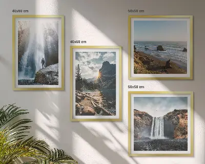 Mur de tableaux représentant des cascades, montagnes, paysages et nature