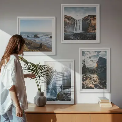 Mur de tableaux représentant des cascades, montagnes, paysages et nature