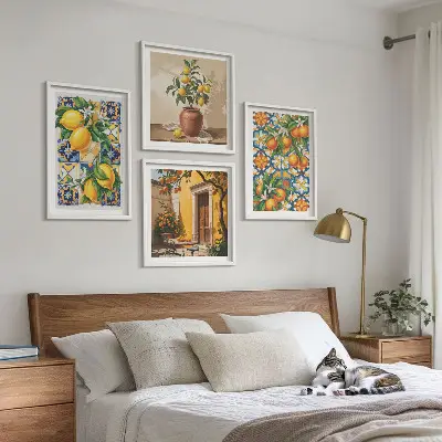Mur de tableaux motifs de fleurs citron et orange