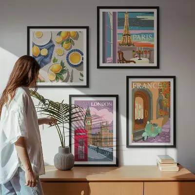 Mur de tableaux paysages urbains de Paris et Londres