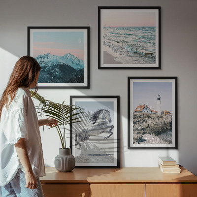 Ensemble de 4 tableaux Chevaux, mouvement, plage, phare, montagnes