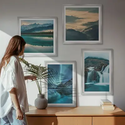 Ensemble de 4 tableaux représentant des paysages d'hiver, des cascades et des aurores boréales