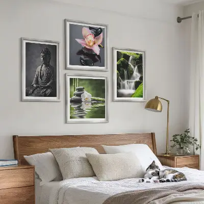Mur de tableaux peintures zen avec galets d'eau et bouddha