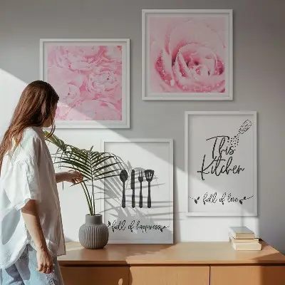 Ensemble de 4 tableaux représentant une cuisine aux roses délicates