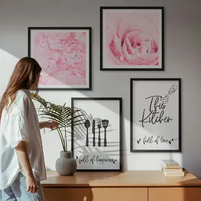 Ensemble de 4 tableaux représentant une cuisine aux roses délicates