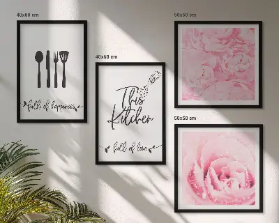 Ensemble de 4 tableaux représentant une cuisine aux roses délicates
