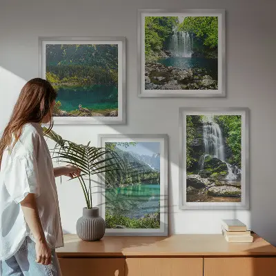 Ensemble de 4 tableaux représentant des cascades dans un cadre verdoyant