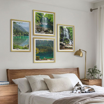 Ensemble de 4 tableaux Des cascades dans un cadre verdoyant