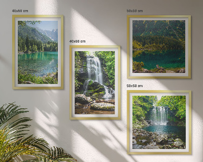 Ensemble de 4 tableaux Des cascades dans un cadre verdoyant