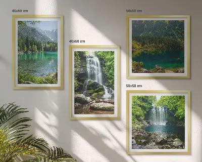 Ensemble de 4 tableaux représentant des cascades dans un cadre verdoyant